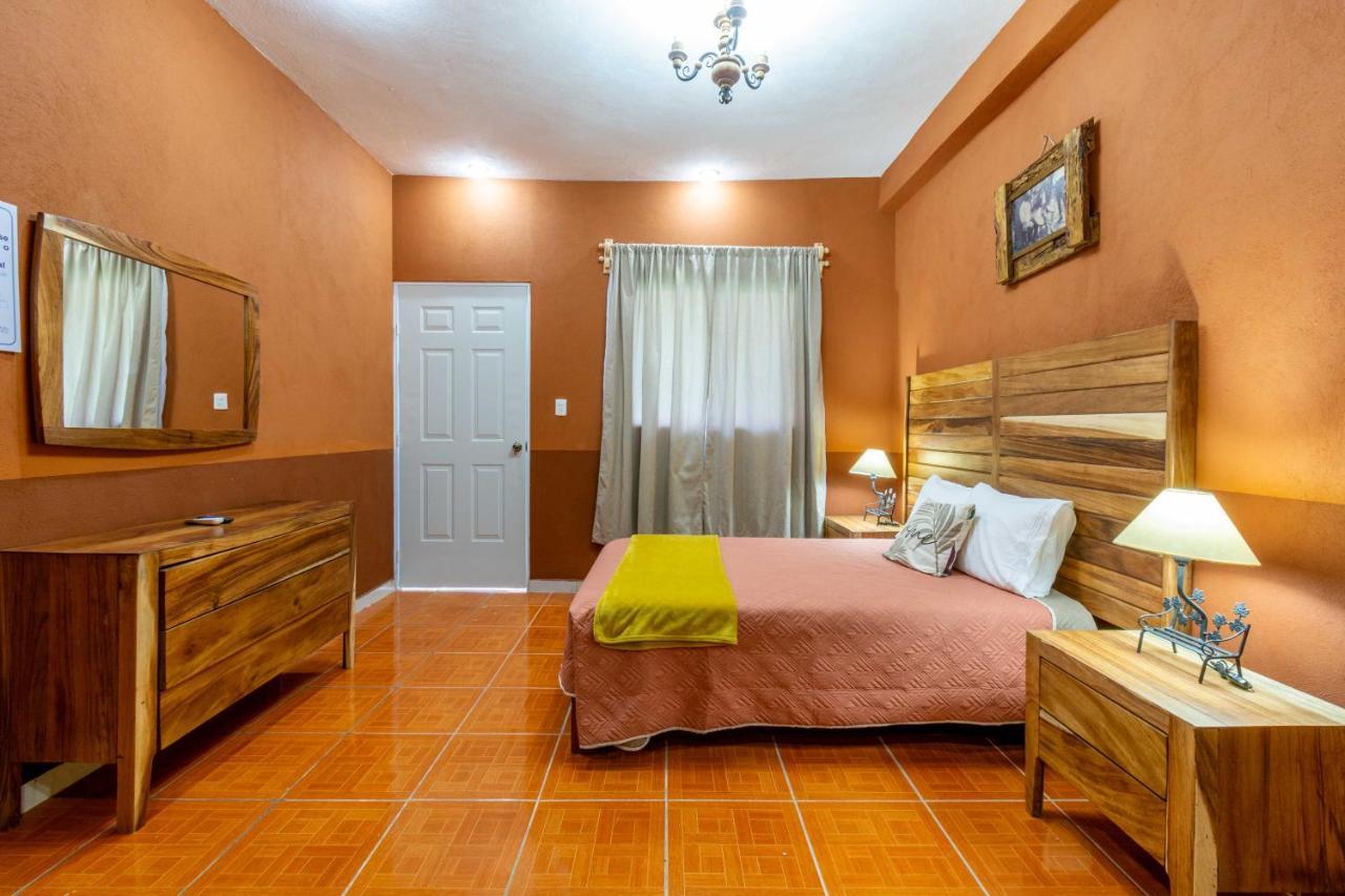 Hosteria Casa Marquez เลออน ภายนอก รูปภาพ
