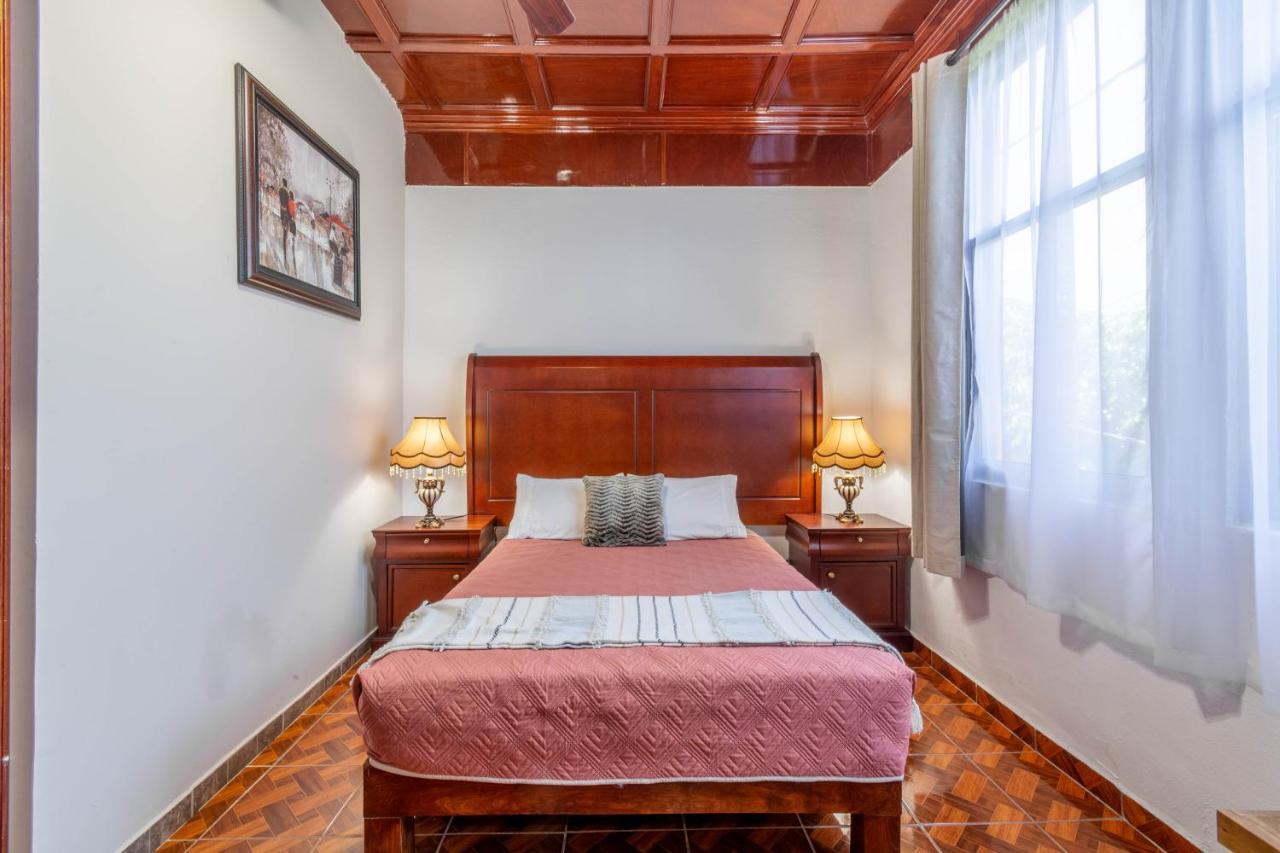 Hosteria Casa Marquez เลออน ภายนอก รูปภาพ