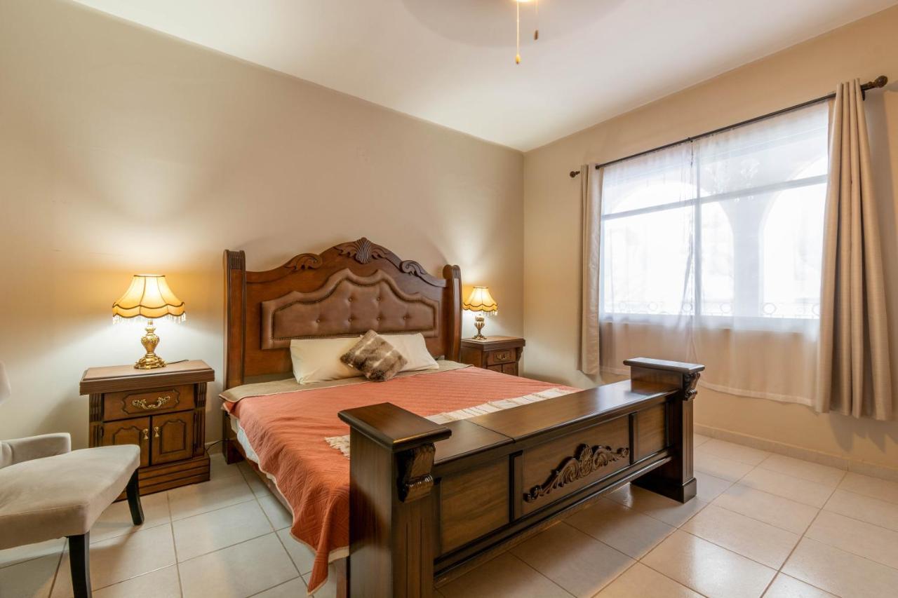 Hosteria Casa Marquez เลออน ภายนอก รูปภาพ