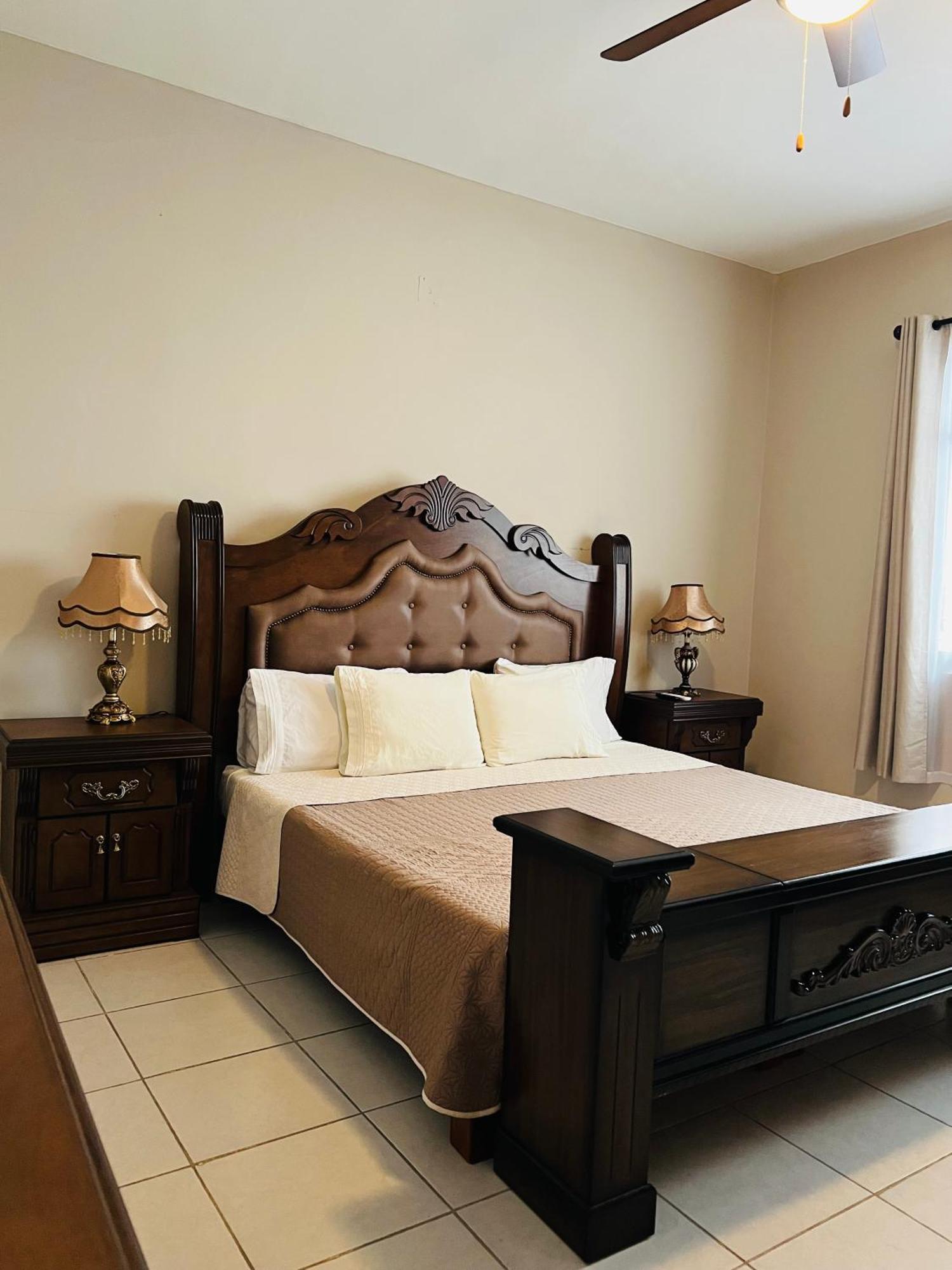 Hosteria Casa Marquez เลออน ภายนอก รูปภาพ