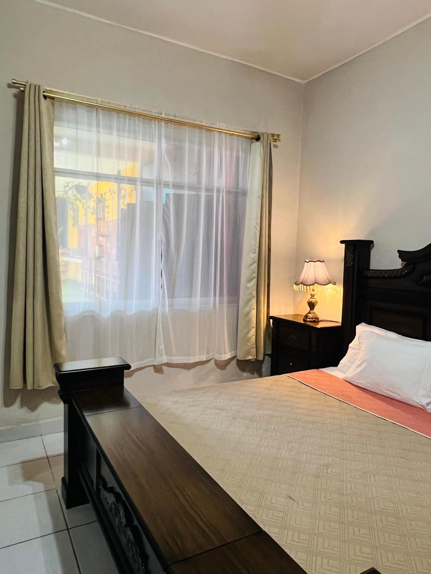 Hosteria Casa Marquez เลออน ภายนอก รูปภาพ