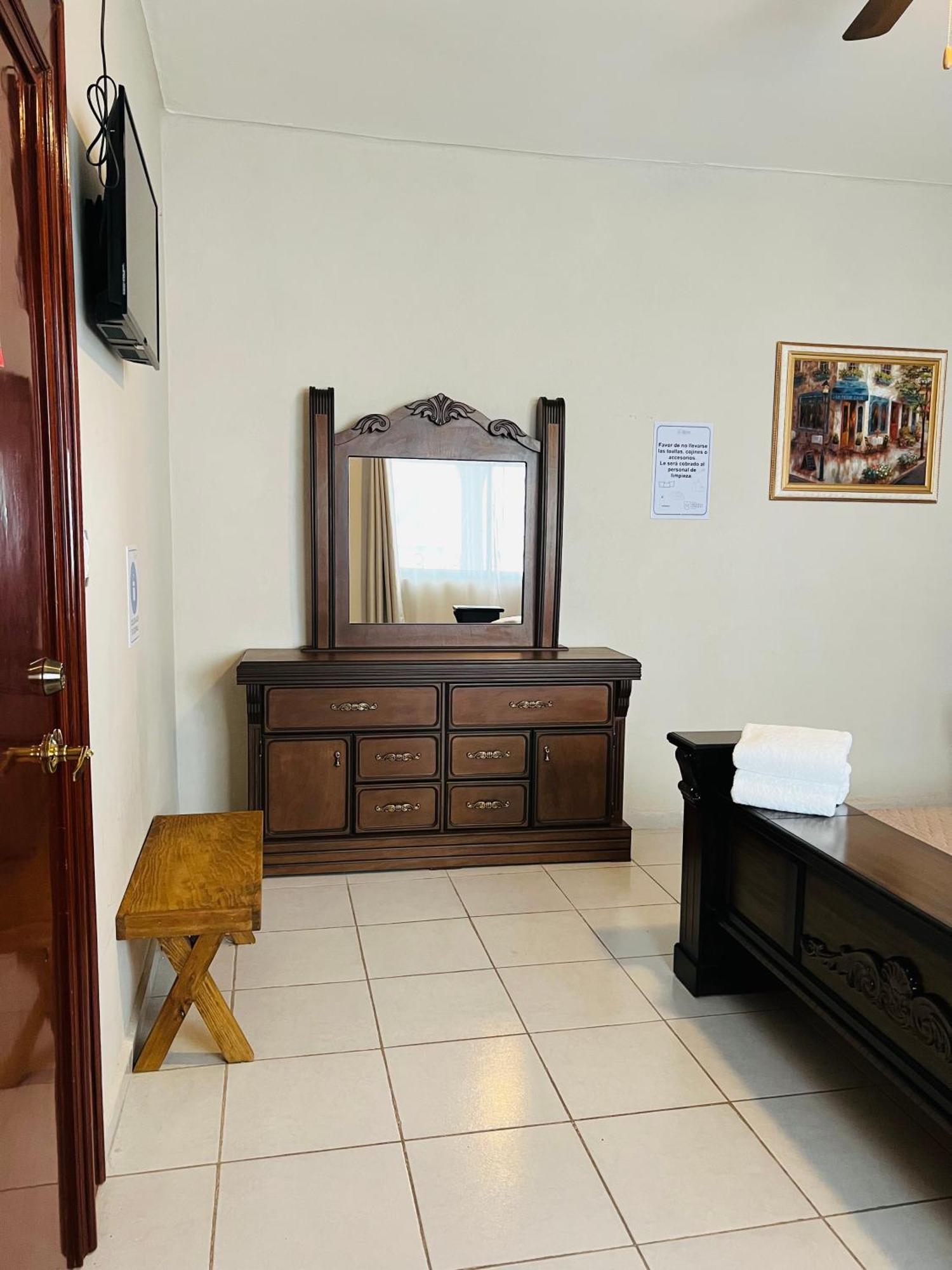 Hosteria Casa Marquez เลออน ภายนอก รูปภาพ