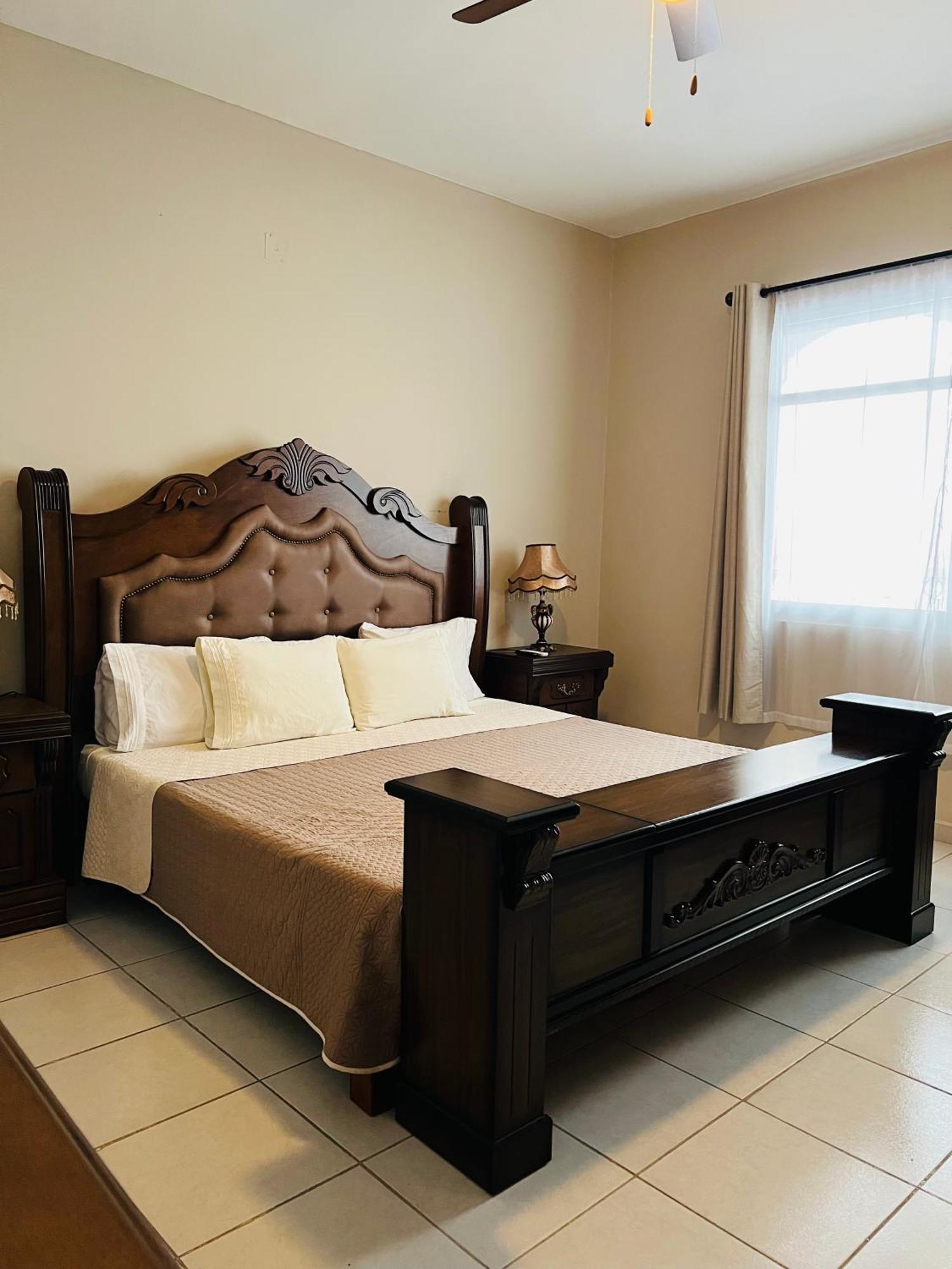 Hosteria Casa Marquez เลออน ภายนอก รูปภาพ